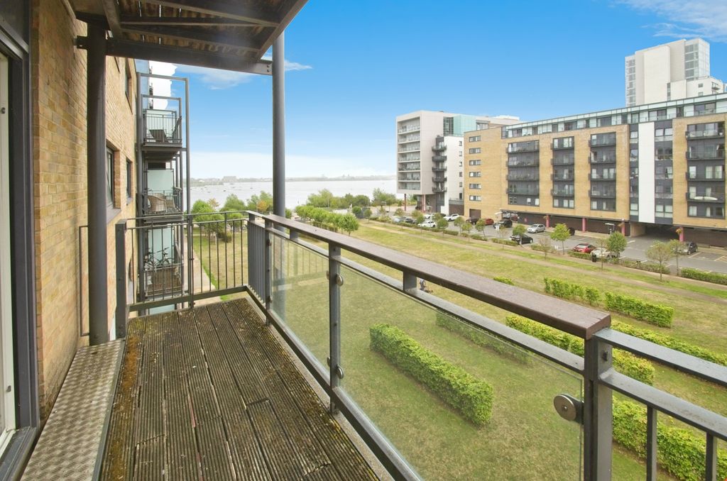 Property photo 1 of 21 Balcony/Views