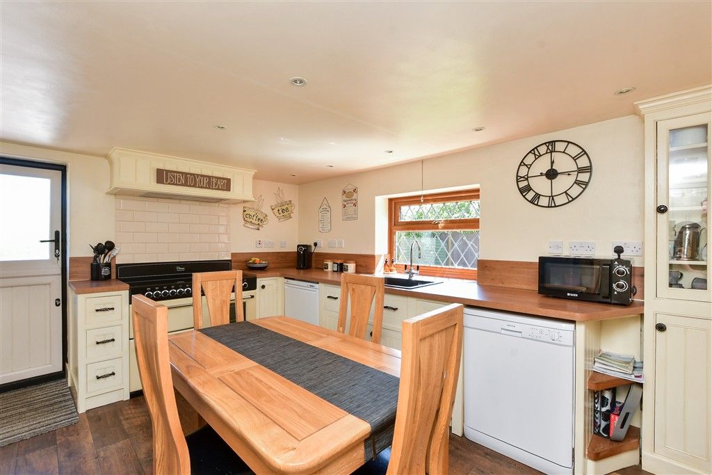 Property photo 3 of 16 Kitchen