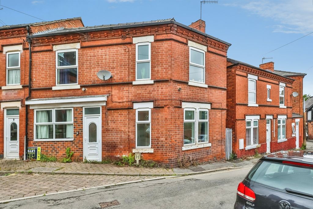 Property photo 1 of 18