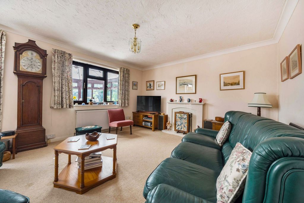 Property photo 2 of 26