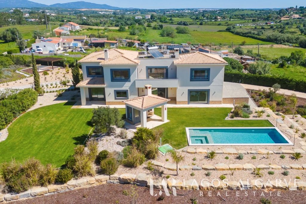 Property photo 1 of 45 Exceptional Countryside Villa Near Lagos