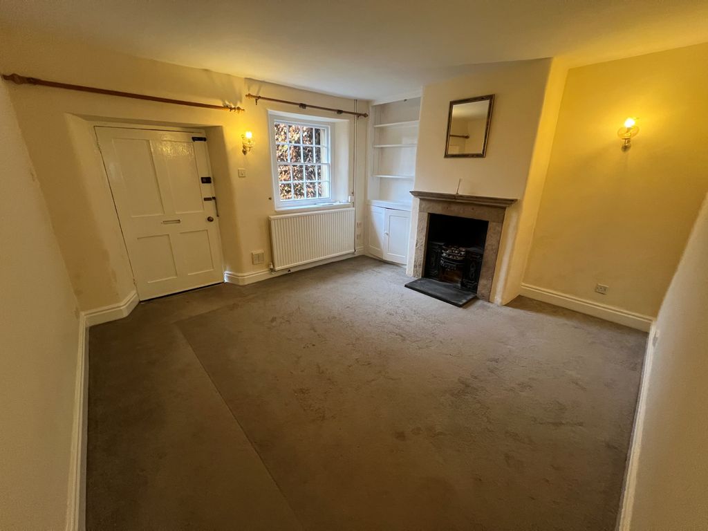 Property photo 2 of 11 Sitting Room