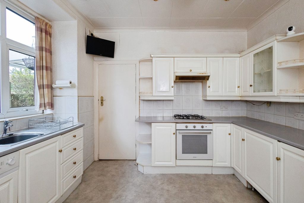 Property photo 2 of 32 Pbox-Img.Jpg