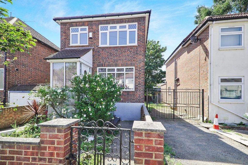 Property photo 1 of 8