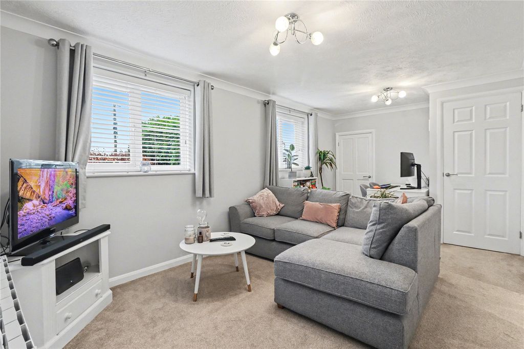 Property photo 3 of 12 Living Room