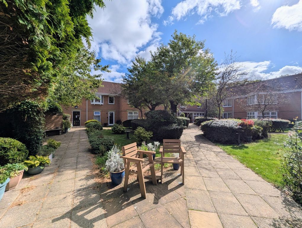 Property photo 1 of 15 External