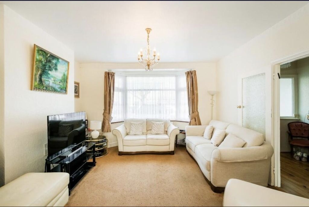 Property photo 3 of 24