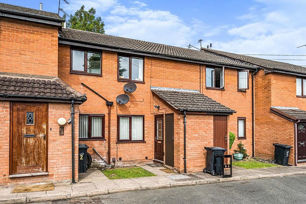 Property photo 1 of 8 External