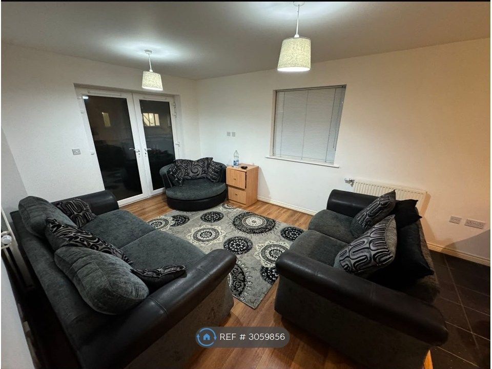 Property photo 2 of 8