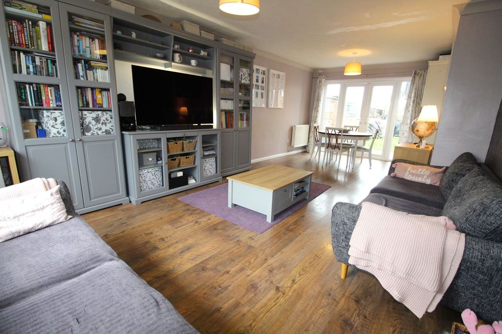 Property photo 2 of 19 Lounge Diner