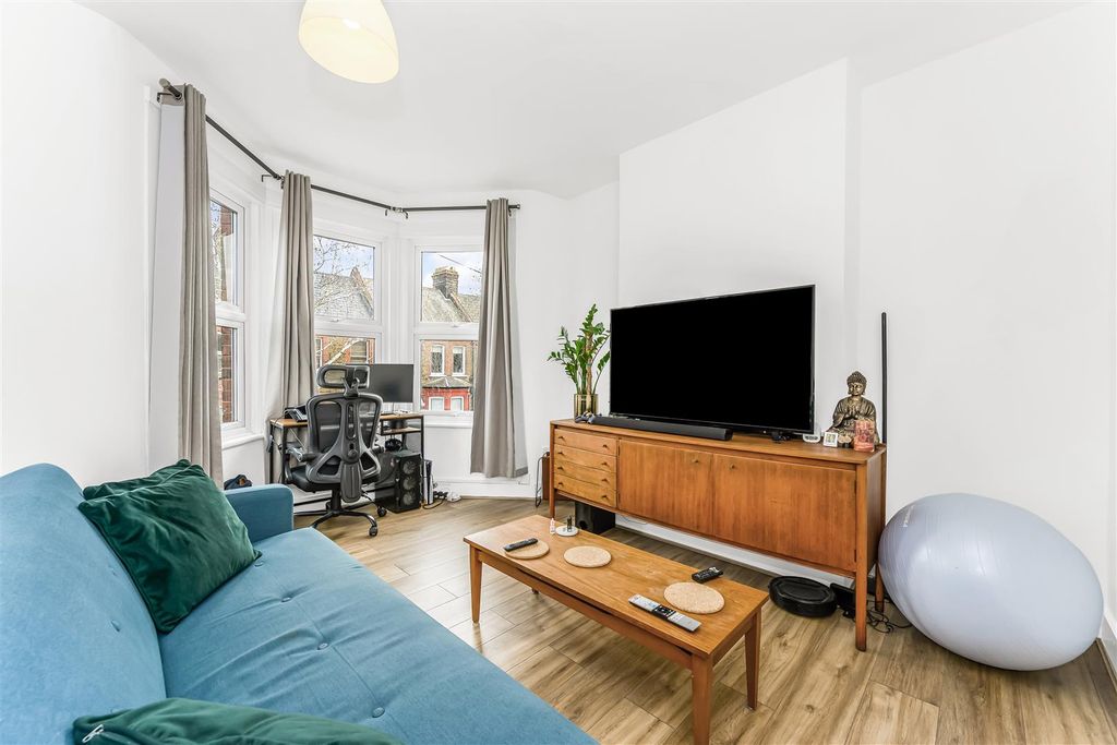 Property photo 2 of 17 2 Morieux Road-6.Jpg