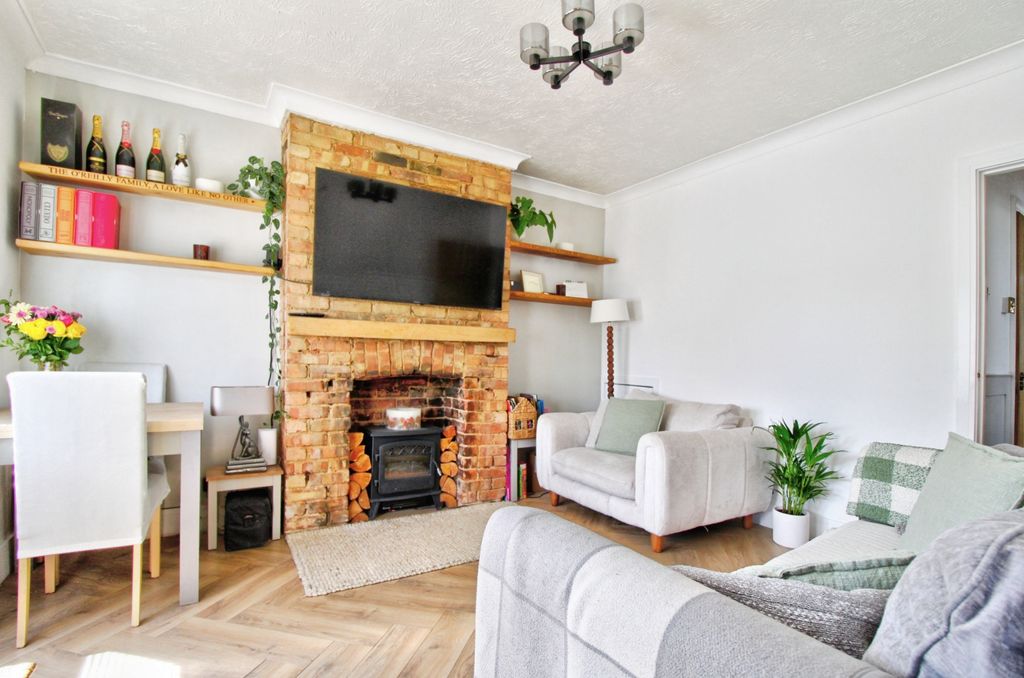 Property photo 2 of 16 9