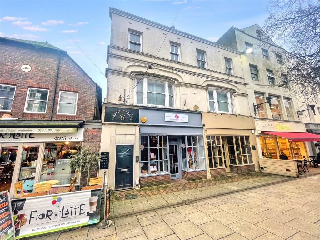 Property photo 1 of 7 External