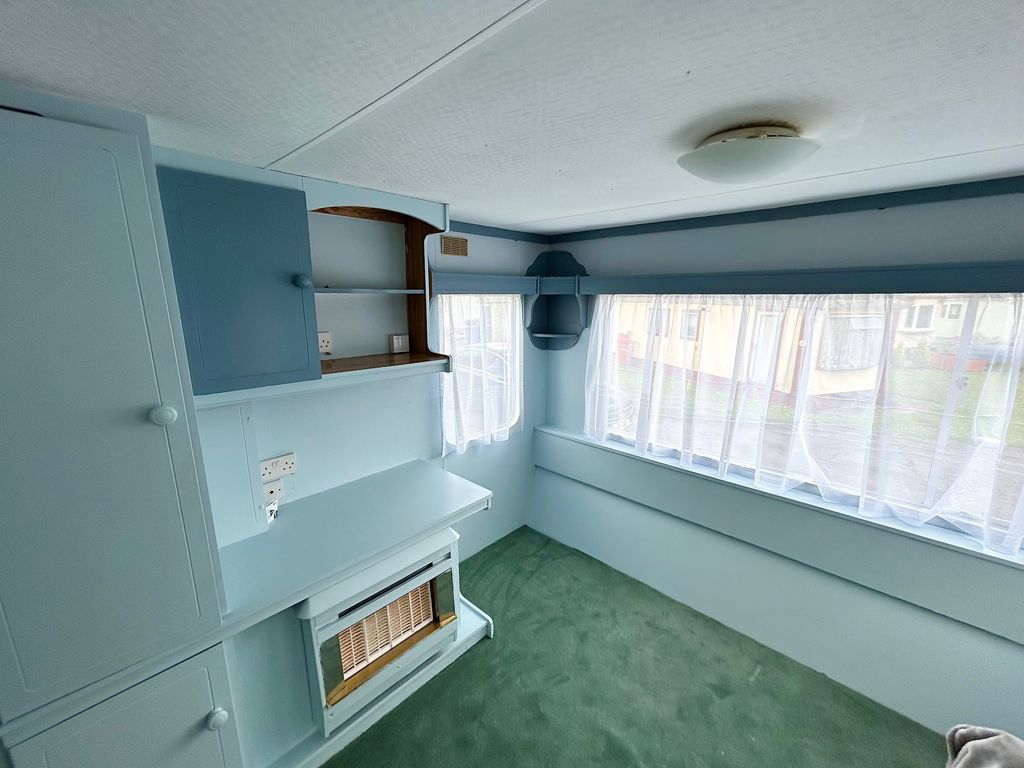 Property photo 2 of 6 Living Room