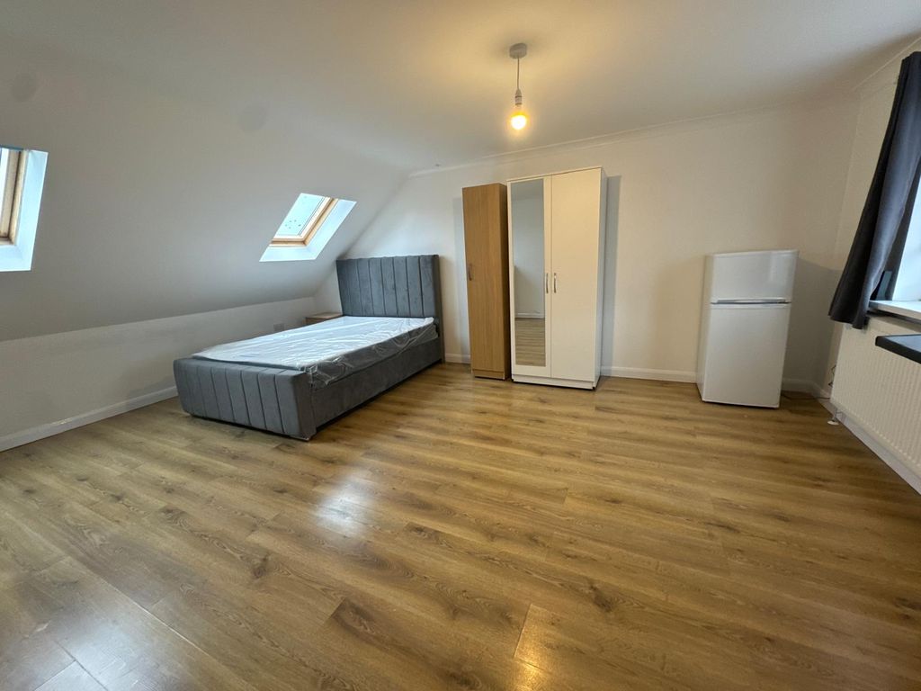 Property photo 1 of 3