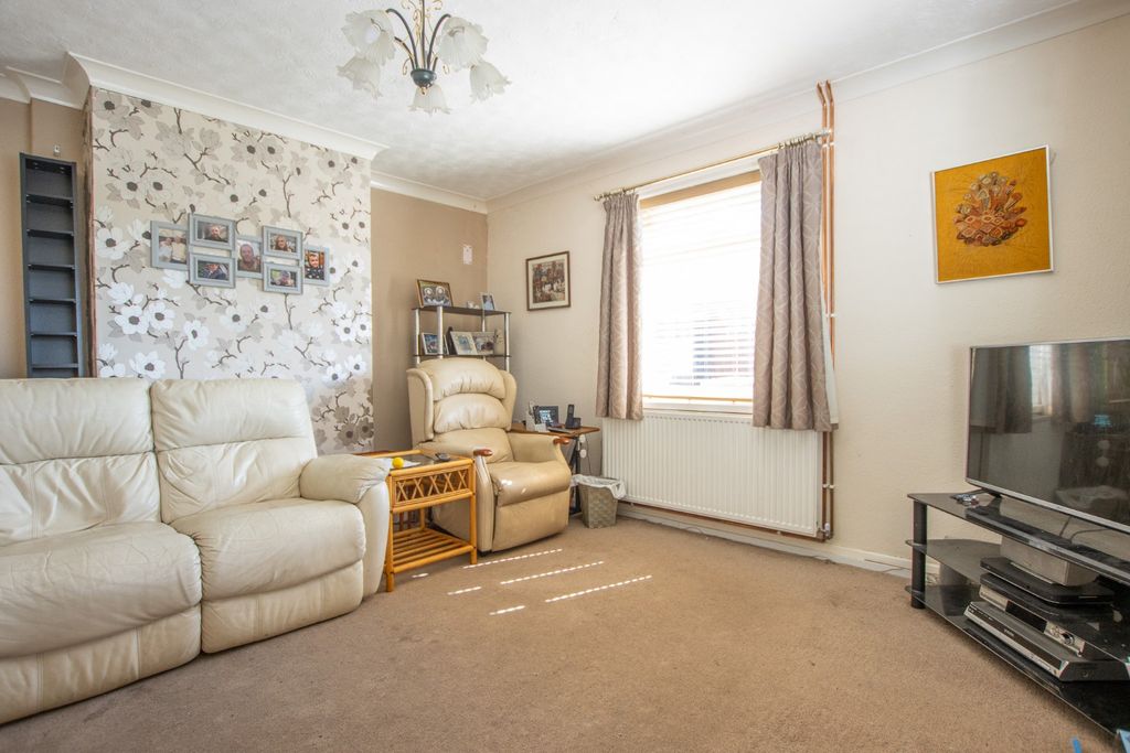 Property photo 3 of 11 5086395