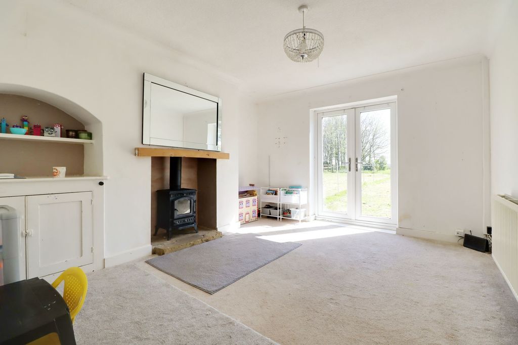 Property photo 3 of 23