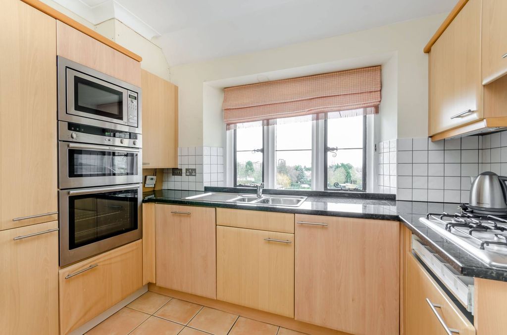 Property photo 2 of 4