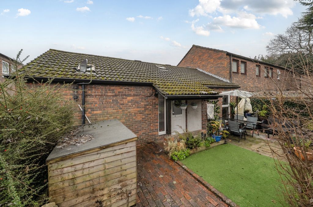 Property photo 1 of 14 1394668-15-695F88...