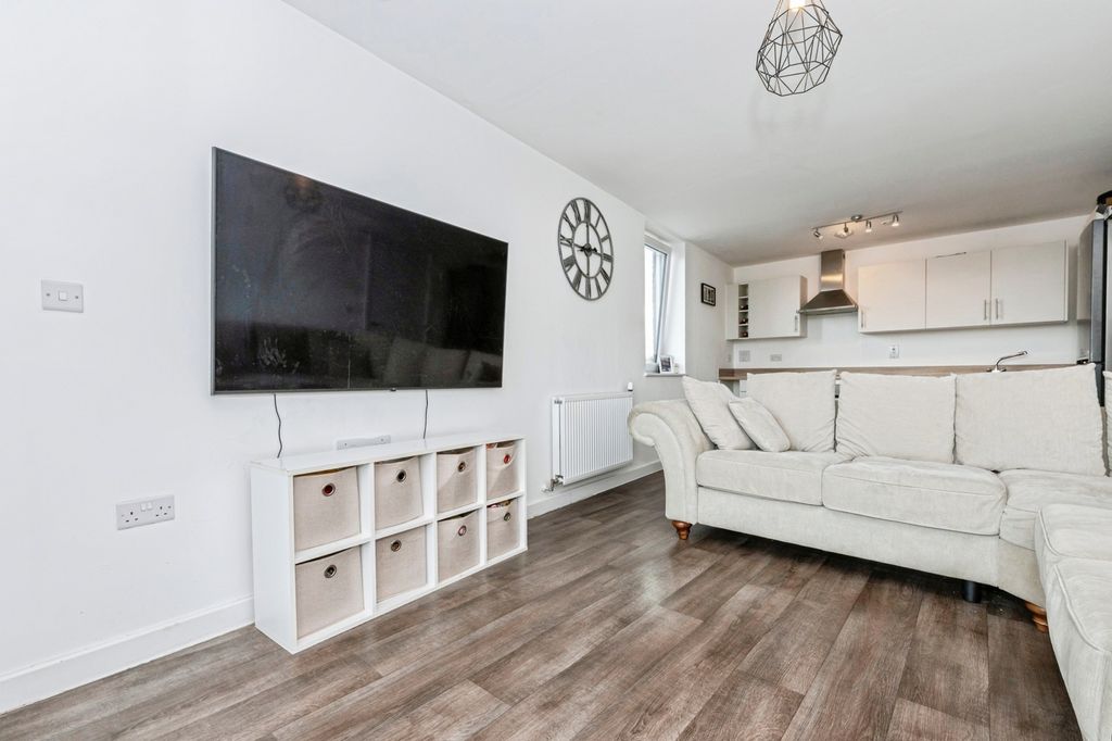 Property photo 3 of 12 Pbox-Img.Jpg