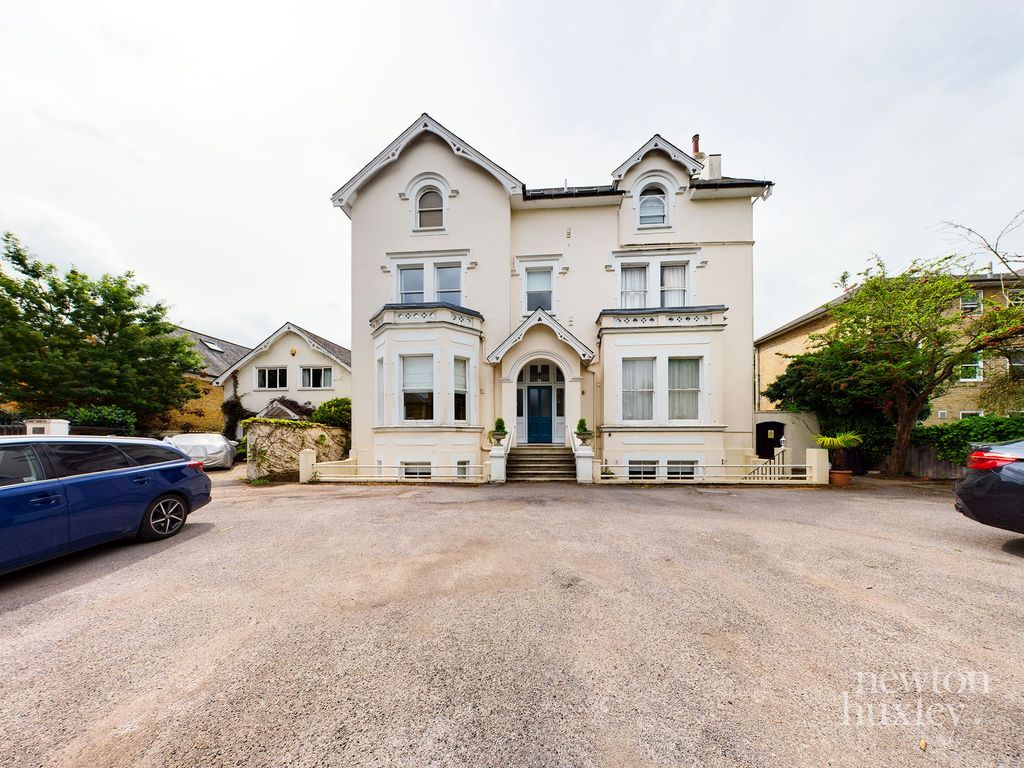 Property photo 1 of 5