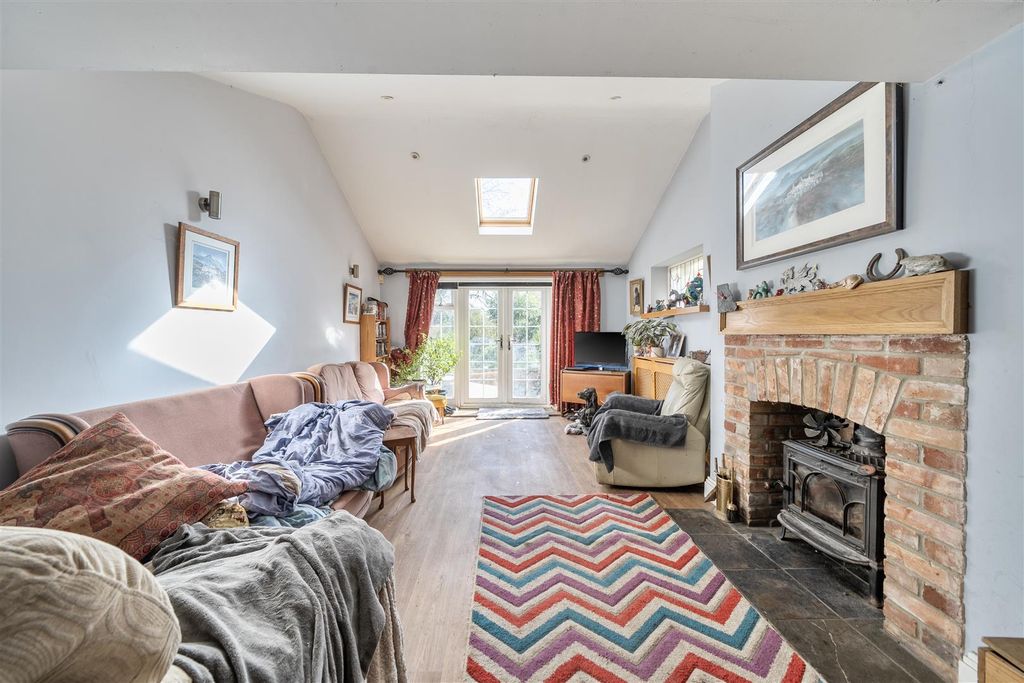 Property photo 2 of 24 Sitting/Dining Room