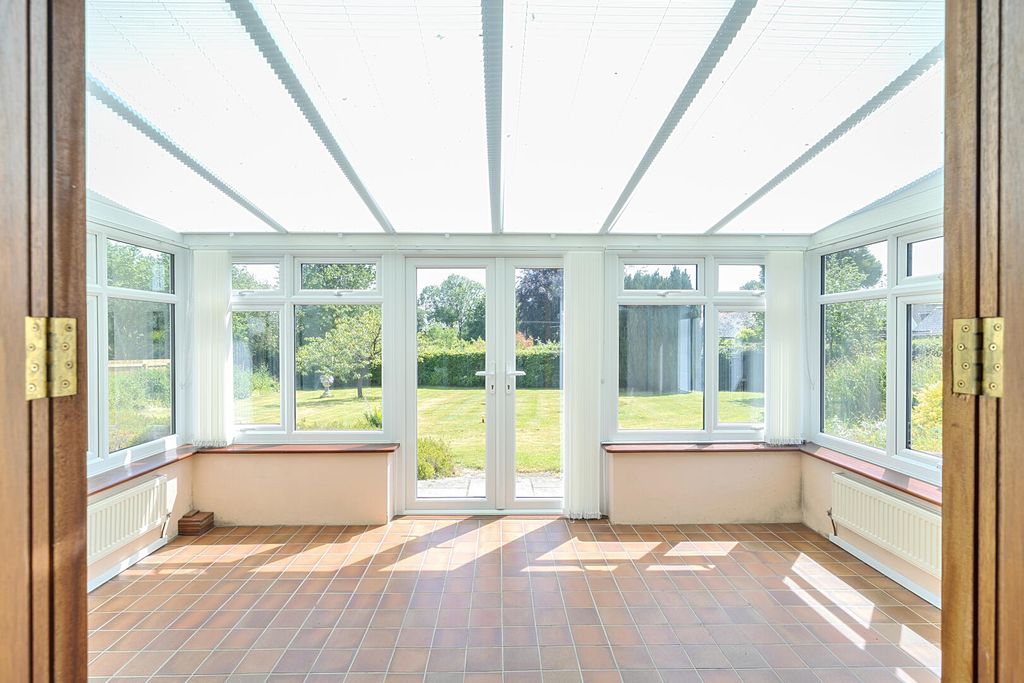 Property photo 3 of 11 Conservatory