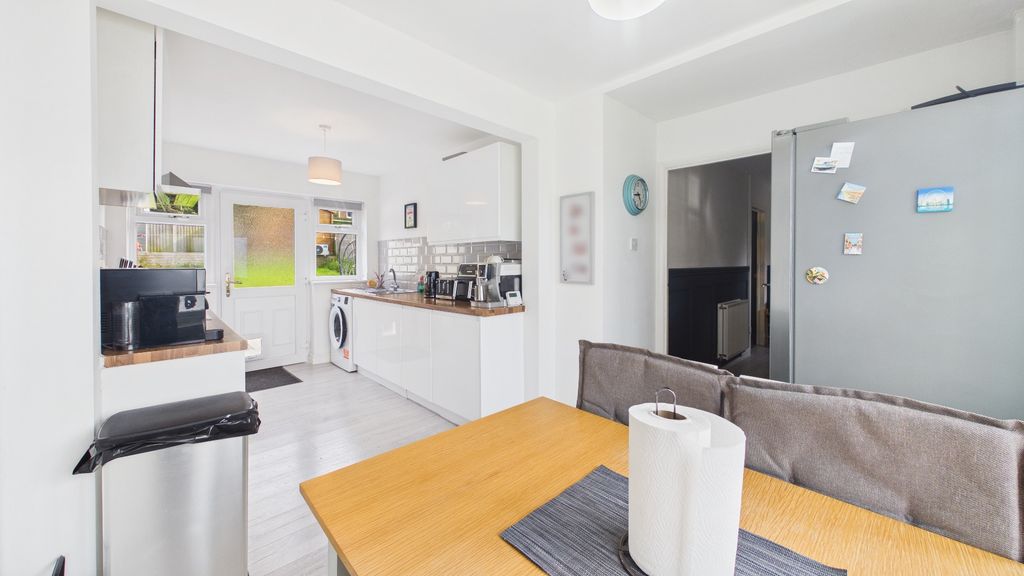 Property photo 2 of 27 5010975