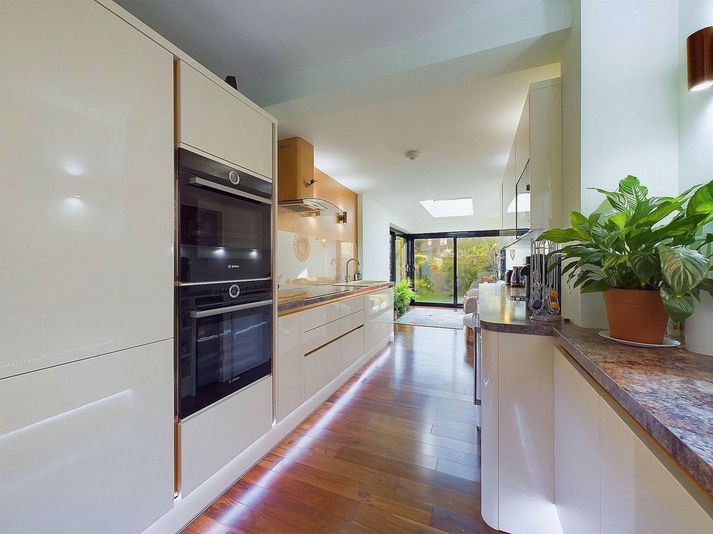 Property photo 2 of 30