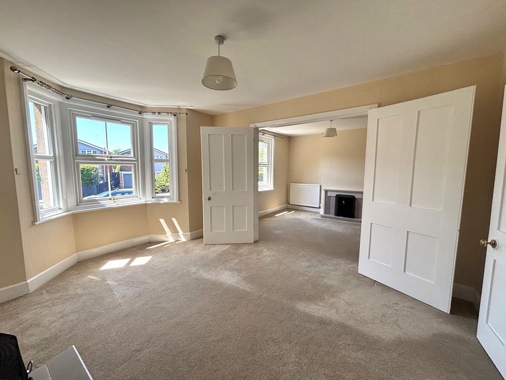 Property photo 3 of 14 Living Room