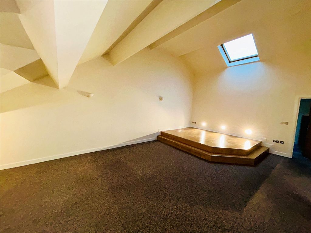 Property photo 2 of 13 Lounge