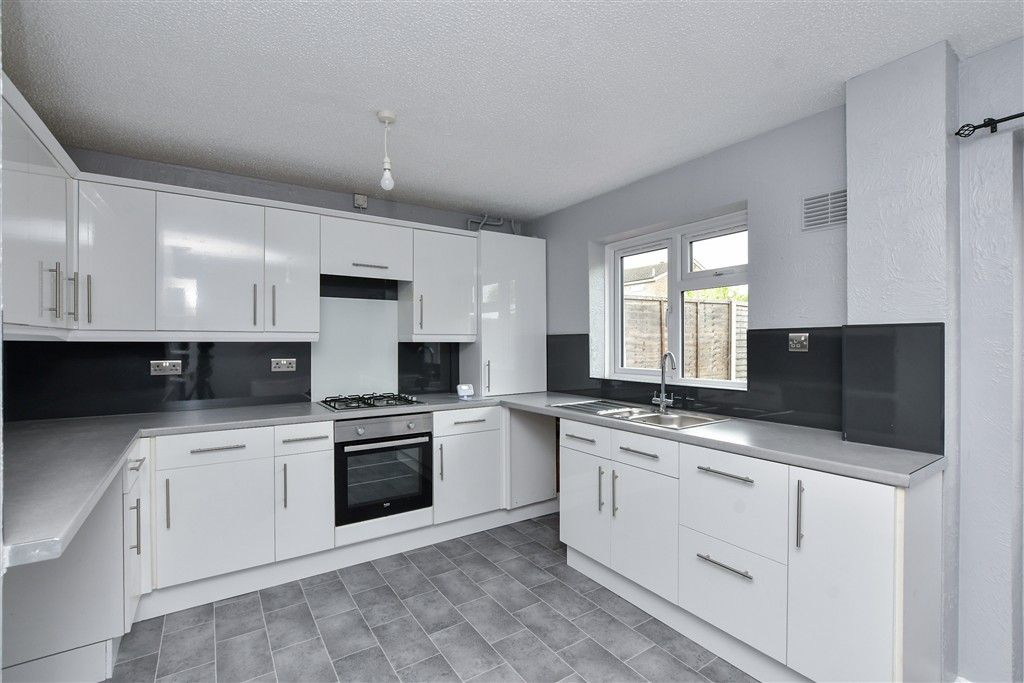 Property photo 3 of 13 Kitchen