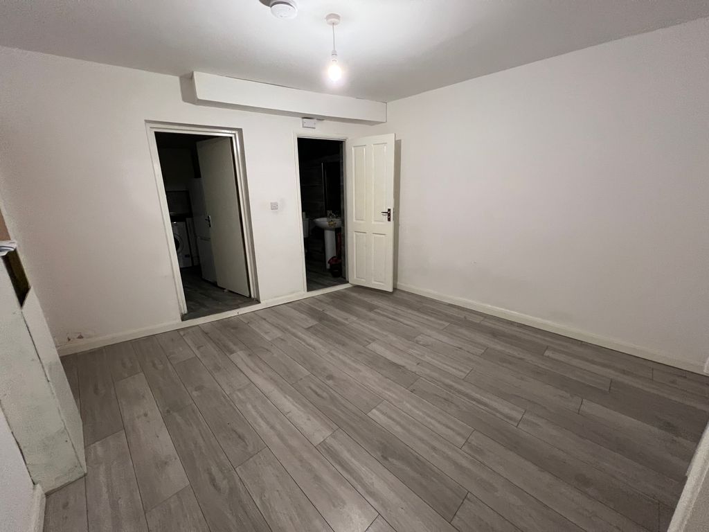 Property photo 1 of 2 Img_5094[1]