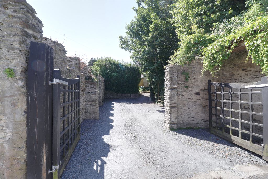 Property photo 3 of 27 Picture No. 30