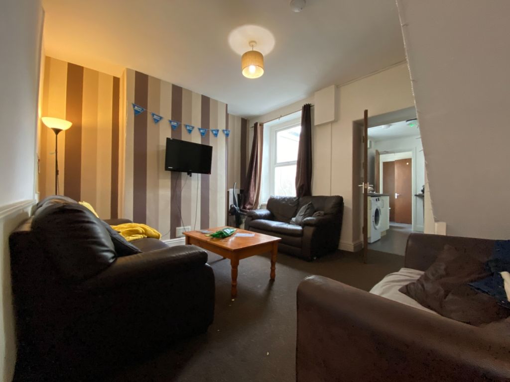 Property photo 2 of 9 1