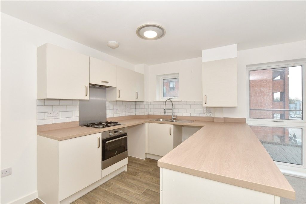 Property photo 2 of 10 Kitchen