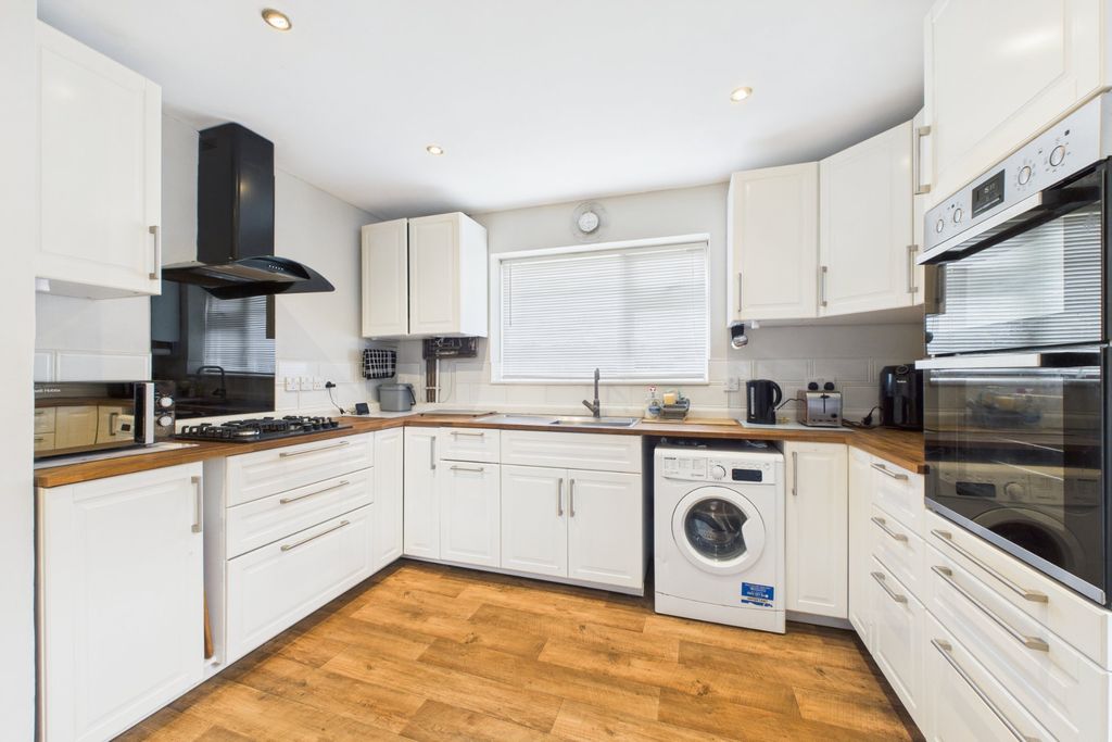 Property photo 2 of 14 Picture No. 51