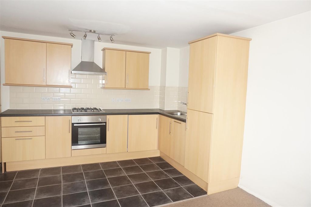 Property photo 2 of 7 Kitchen