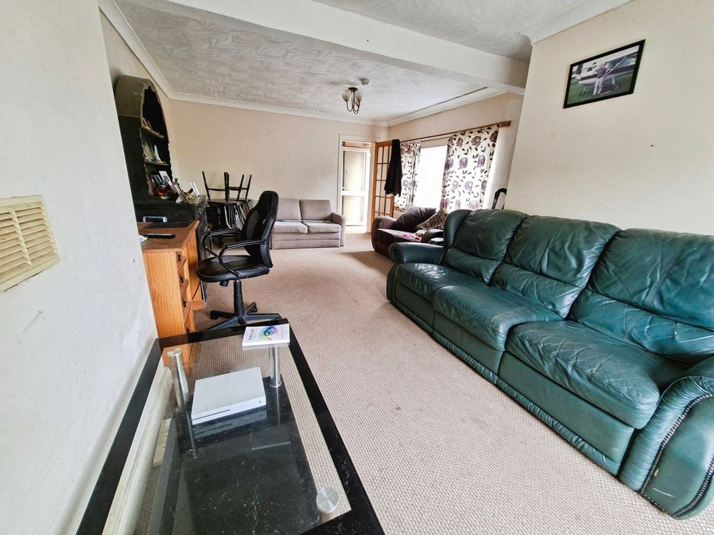 Property photo 3 of 6 Pbox-Img.Jpg