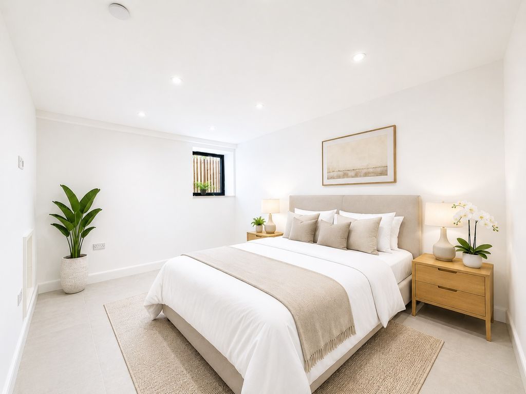 Property photo 3 of 5 Principal Bedroom