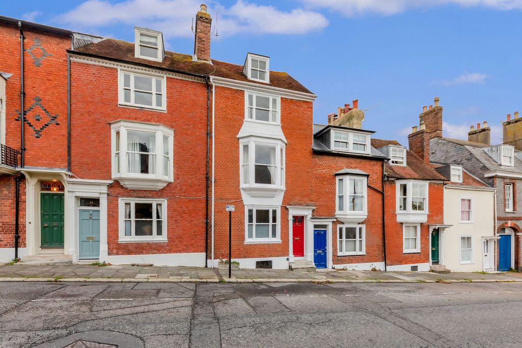 Property photo 1 of 24