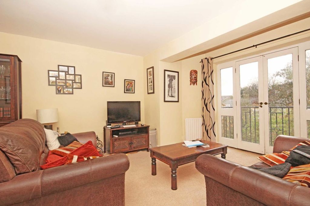 Property photo 2 of 3