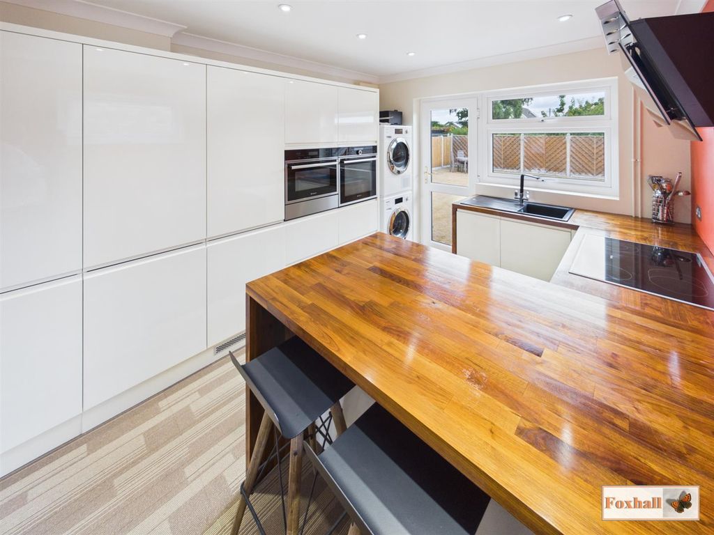 Property photo 3 of 19 Kitchen Breakfast Room