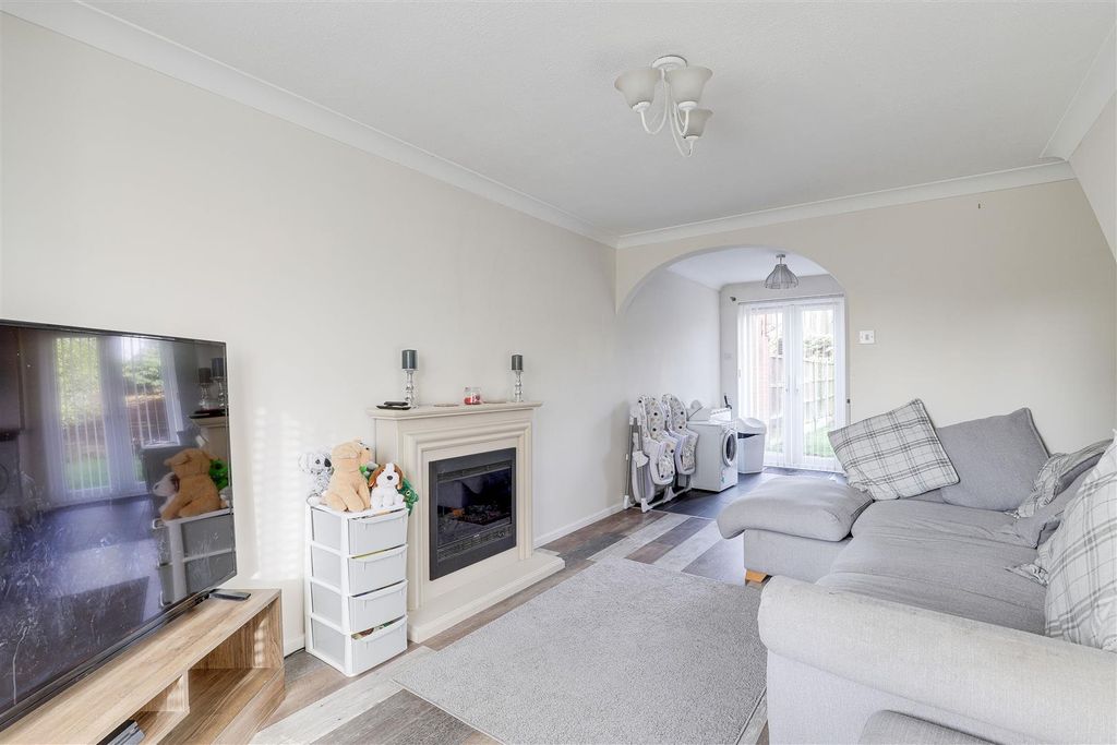 Property photo 3 of 12 6788.Jpg