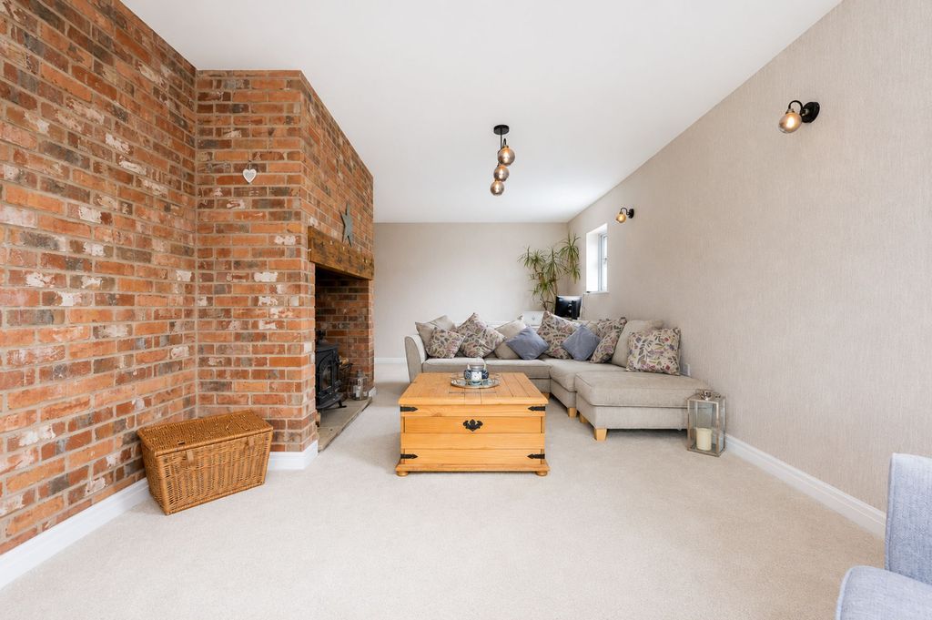 Property photo 2 of 38