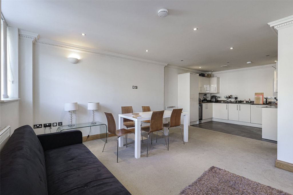 Property photo 3 of 19 Picture No. 10