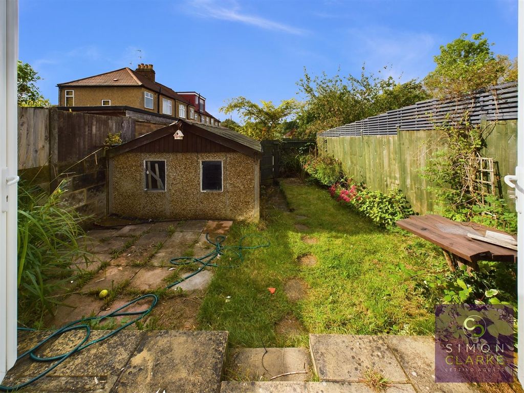 Property photo 2 of 12 Cam03369G0-Pr0160-Still007.Jpg