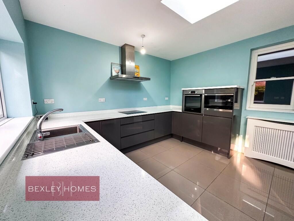 Property photo 1 of 16 2ee4c416447926484Addf8c0527d850B.Jpeg