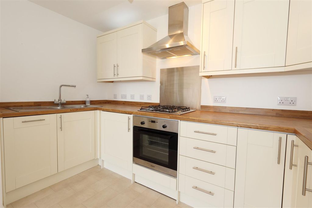 Property photo 2 of 15 Kitchen Area