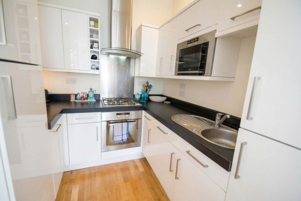 Property photo 3 of 4